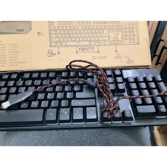 Skytech RGB Gaming Mechanical Keyboard New - Picture 3 of 3